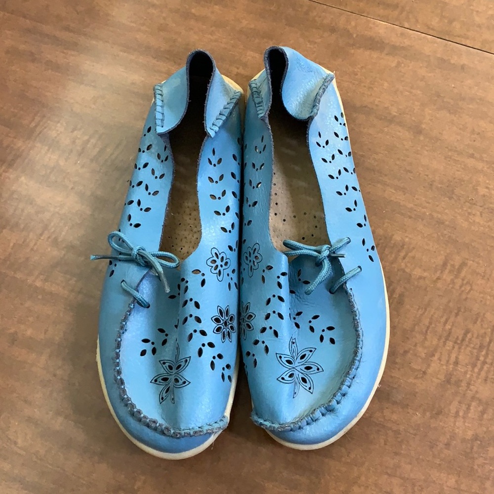 Blue leather women’s shoes size 9 (42/260)